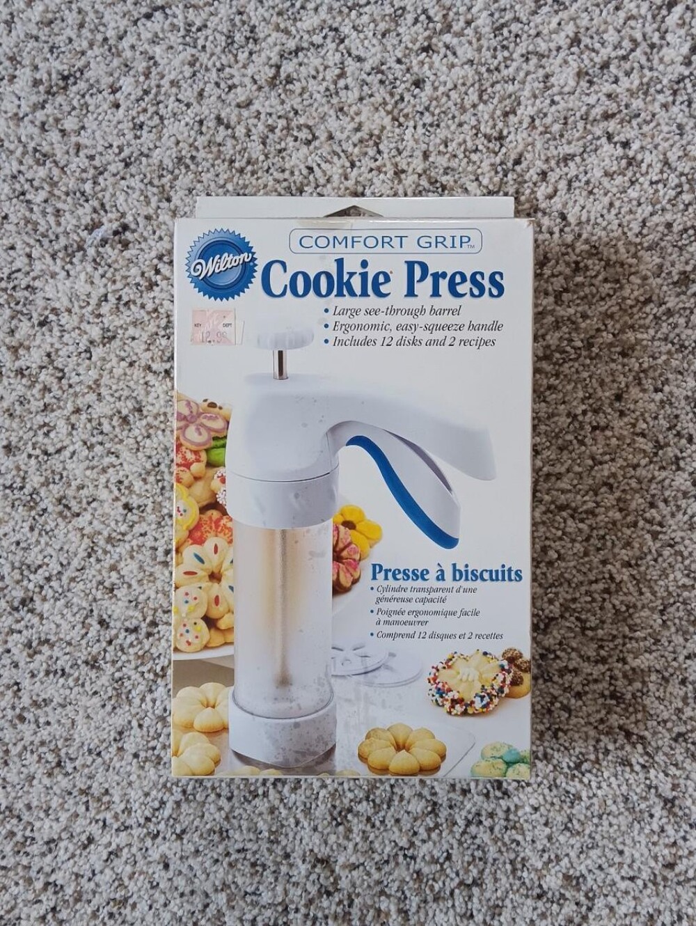 Wilton Comfort Grip Ergonomic Cookie Press   Comes With 12 Slides